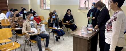 توزيع مشاريع التخرج على طلبة المرحلة الرابعة في قسم أدارة الاعمال  للعام الدراسي 2021 – 2022